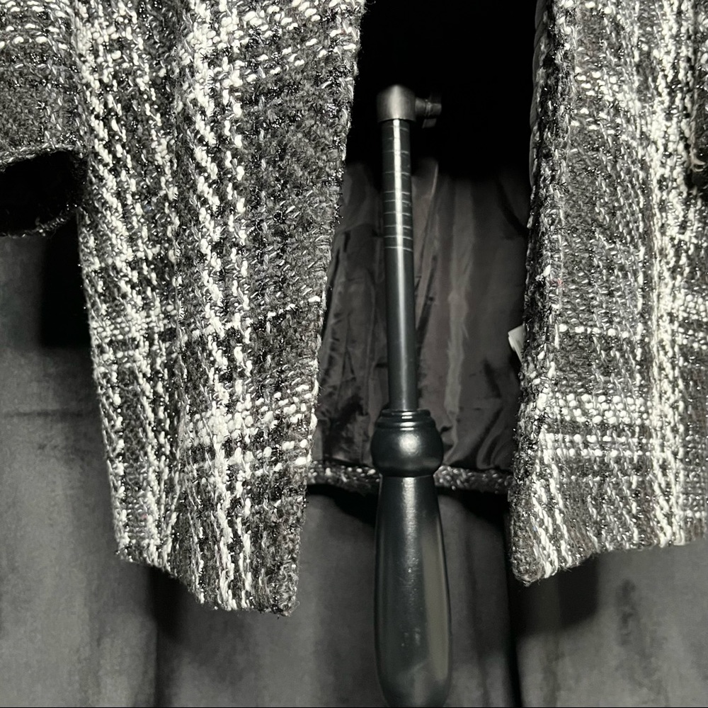 Mid-length Tweed Jacket - Picture 2 of 10